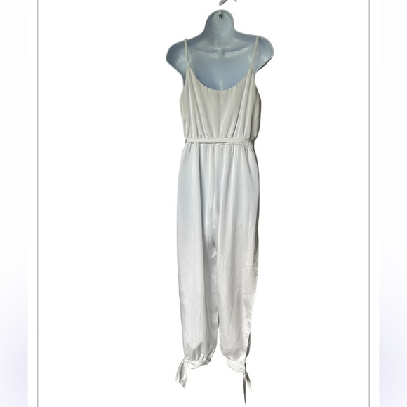 Lulu's Lovely As Can Be White Satin Surplice Jumpsuit Excellent Size M - Picture 4 of 9